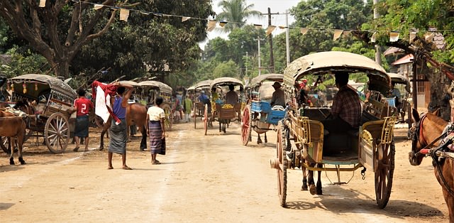 Backpacking in Myanmar - Street life