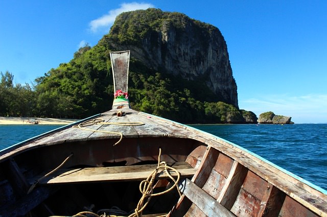 Backpacking in Thailand - Longtail Boat