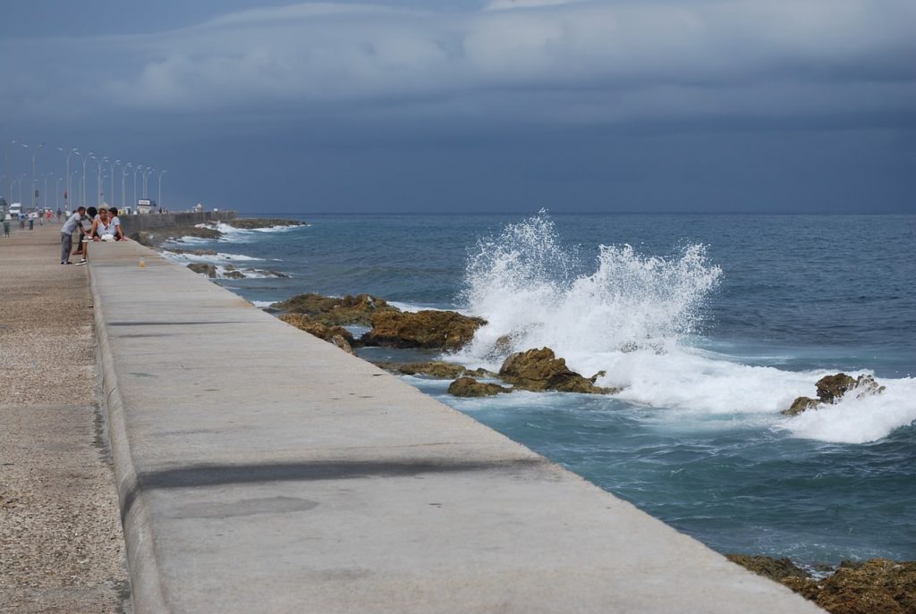 Backpacking auf Cuba - Malecón in Havanna