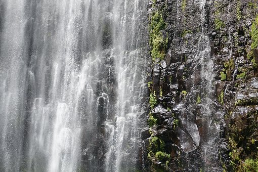 Wasserfall in unbeschreiblicher Landschaft