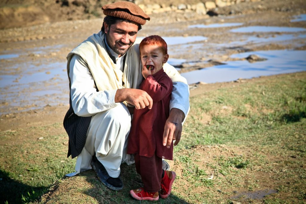 Backpacking in Afghanistan - Vater und Sohn