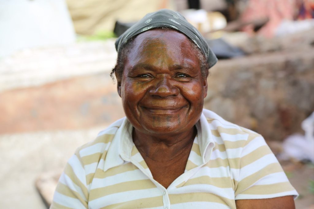 Backpacking in Papua-Neuguinea - Frau